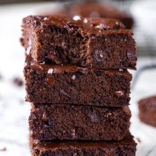 Keto Brownies | The Best Fudgy & Chocolatey Keto Low Carb Brownies