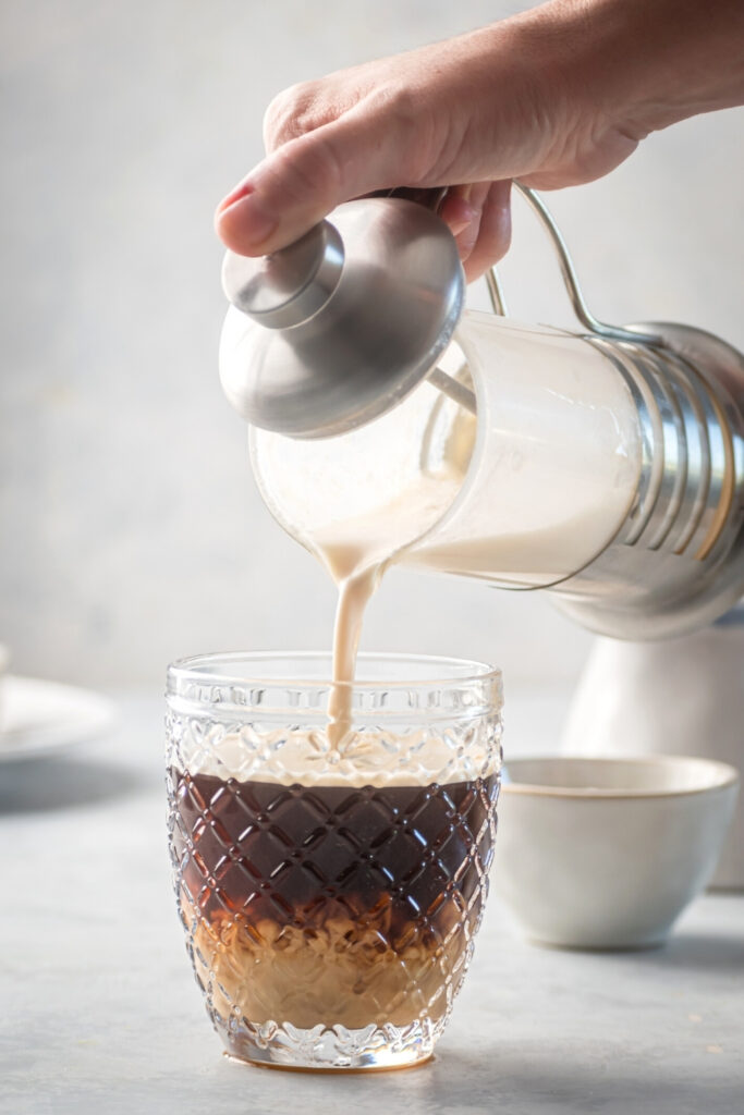 How To Make Vanilla Sweet Cream Cold Foam (In Minutes!)