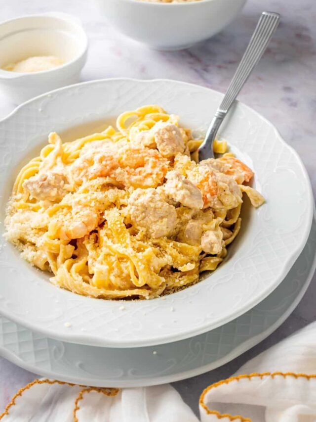 Chicken and Shrimp Alfredo Pasta I'm Hungry For That