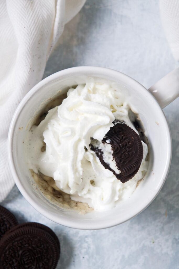 Famous 1 Minute Oreo Cookies & Cream Mug Cake