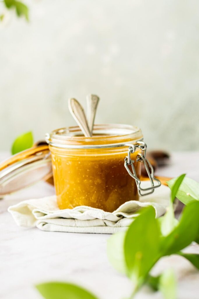 Easy Brown Gravy Recipe Made In 15 Minutes | Perfect For Thanksgiving