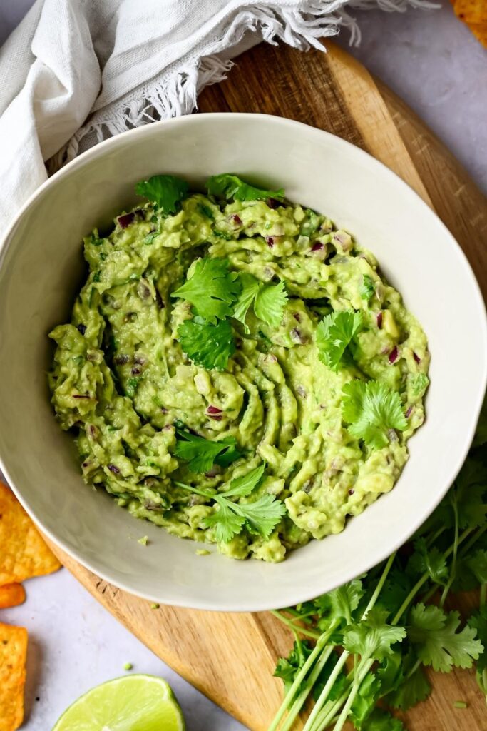 The BEST Copycat Chipotle Guac Recipe Made In 5 Minutes
