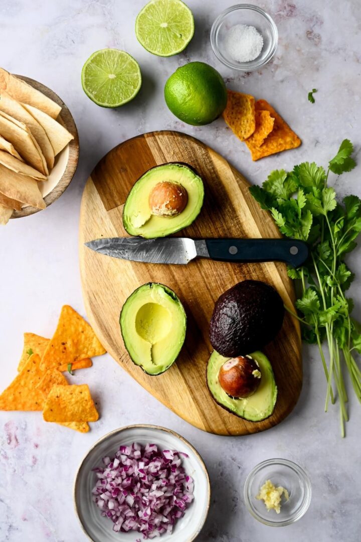 The BEST Copycat Chipotle Guac Recipe Made In 5 Minutes