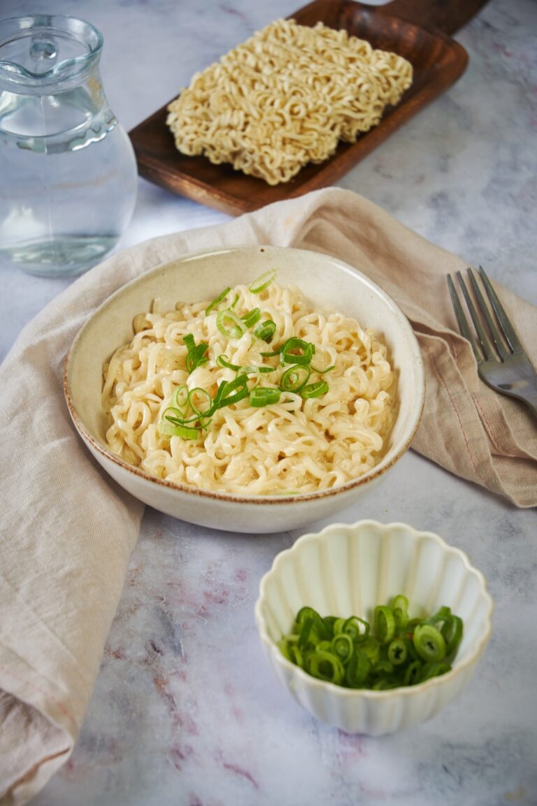 10 Minute Creamy Ramen Made With Only 4 Ingredients