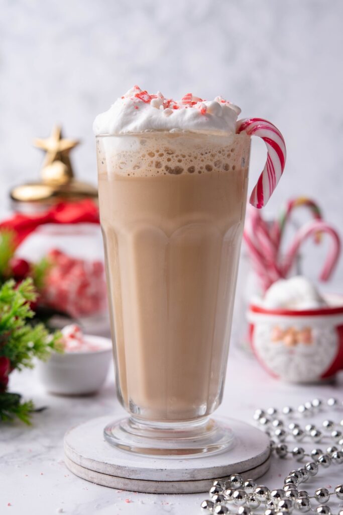 Starbucks Peppermint Mocha Frappuccino Recipe (Made In Only 1 Minute)