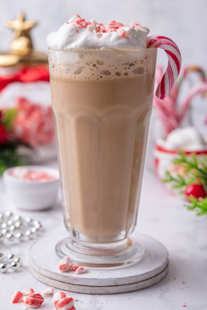 Starbucks Peppermint Mocha Frappuccino Recipe (Made In Only 1 Minute)