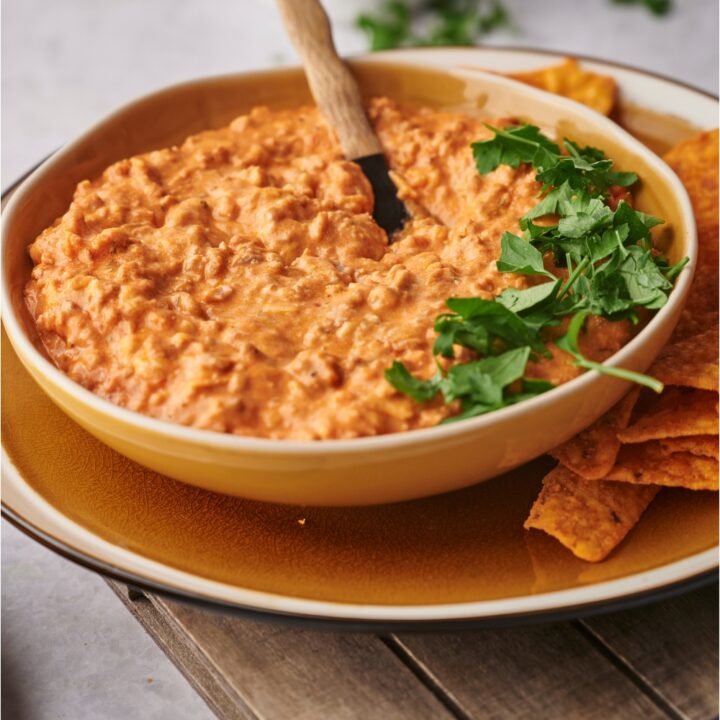 The BEST Easy Chili Cheese Dip Recipe (Made In 10 Minutes)