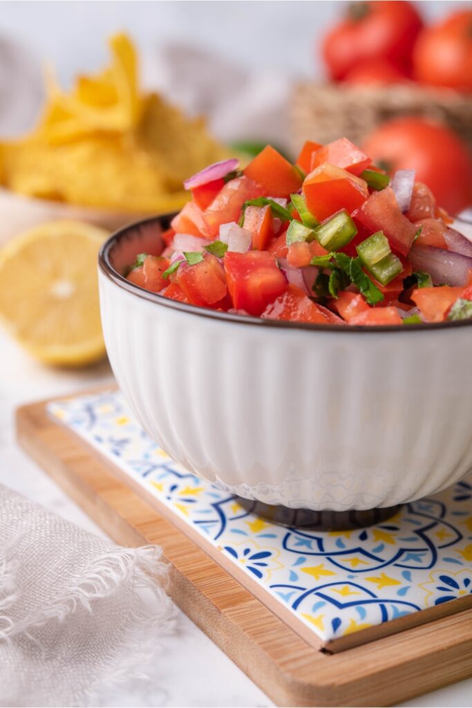 Chipotle Tomato Salsa Copycat Recipe (Made In Under 10 Minutes)