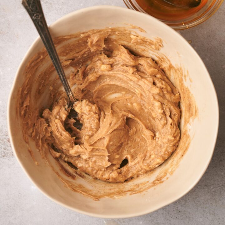 Copycat Texas Roadhouse Butter Recipe (Cinnamon Honey Butter)