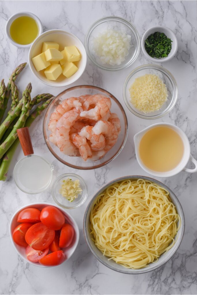 EASY Olive Garden Shrimp Scampi Recipe (Just 15 Minutes To Make)