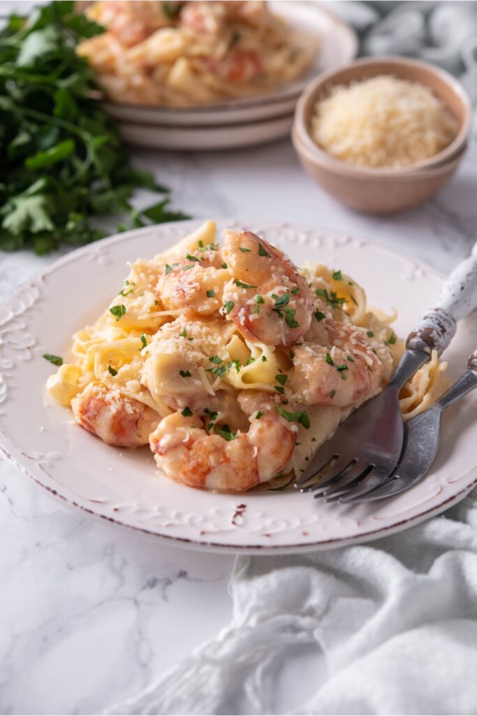 Copycat Olive Garden Shrimp Alfredo Recipe