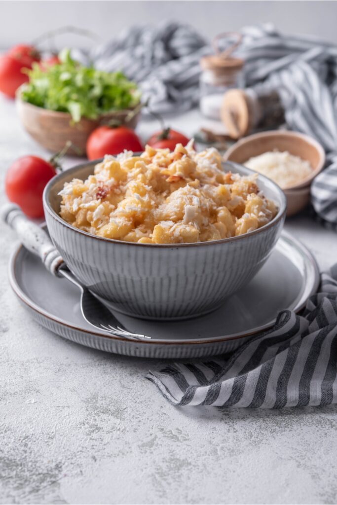 Longhorn Steakhouse Mac and Cheese Recipe (Made In 25 Min.)