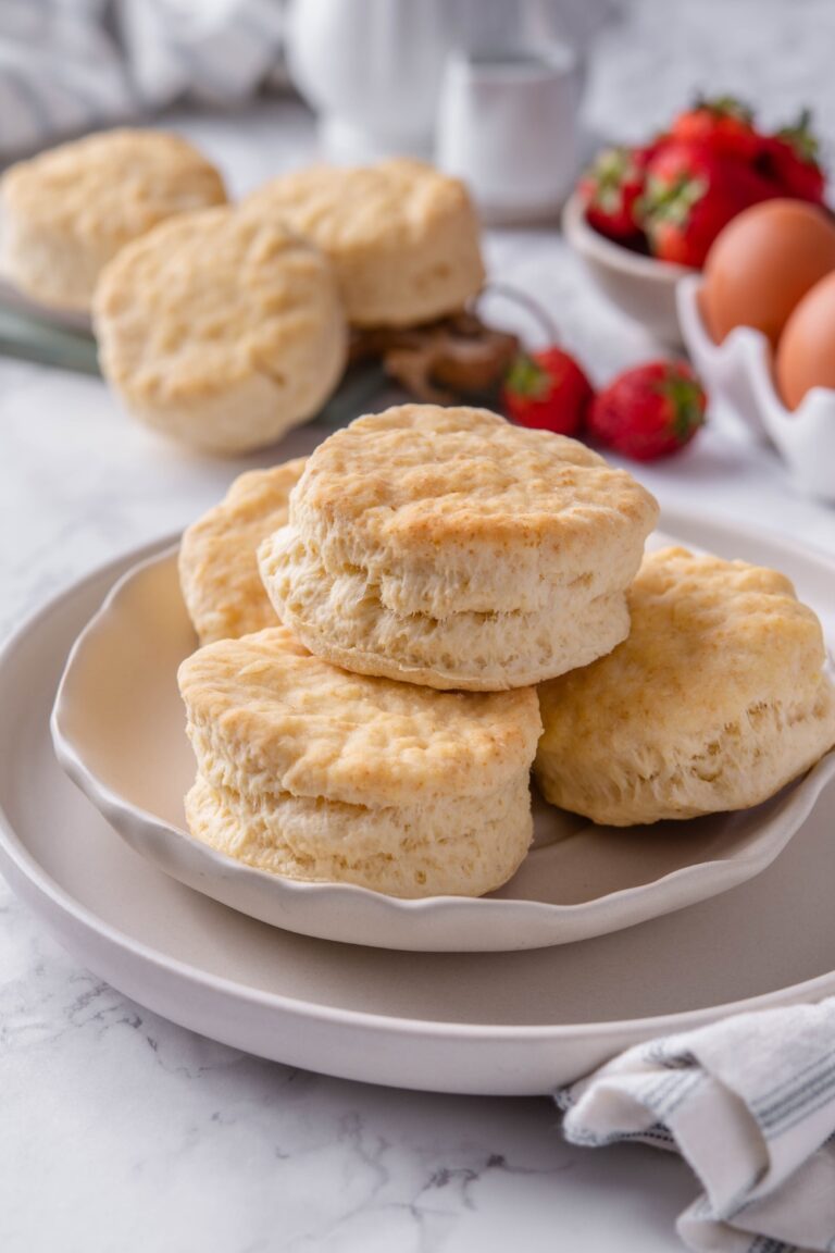 Cracker Barrel Biscuits (Copycat Recipe)