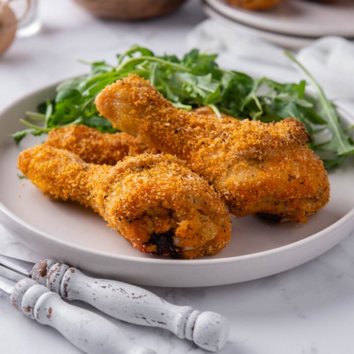 https://imhungryforthat.com/wp-content/uploads/2023/05/shake-and-bake-chicken-in-oven-720x720.jpg