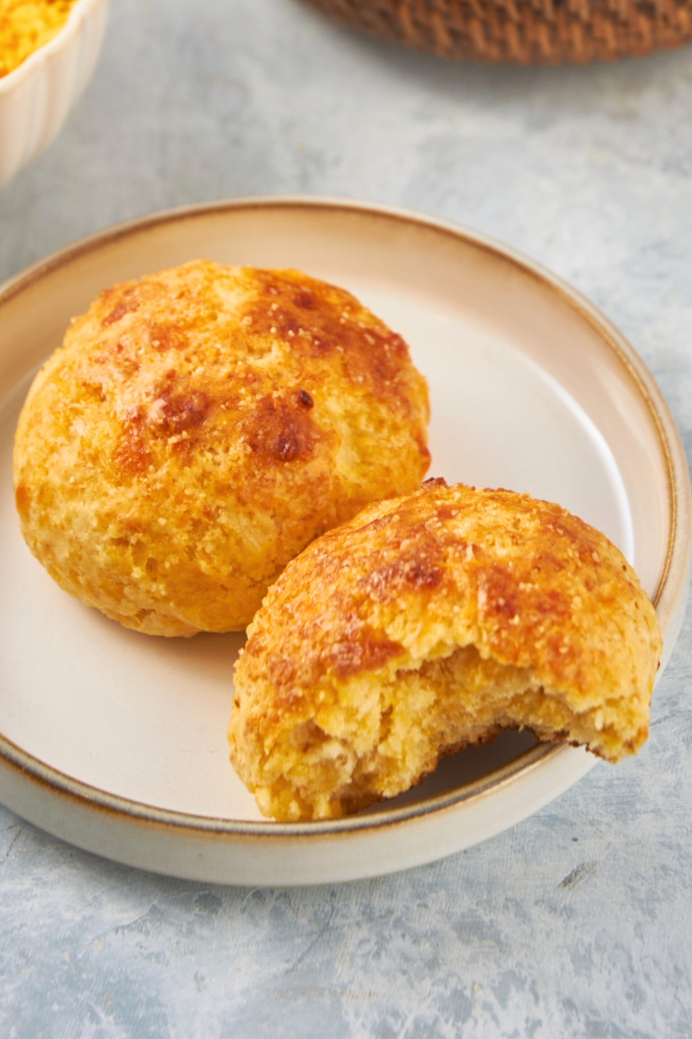 Bisquick Cheddar Biscuits (Cheddar Bay Biscuits) - TFN