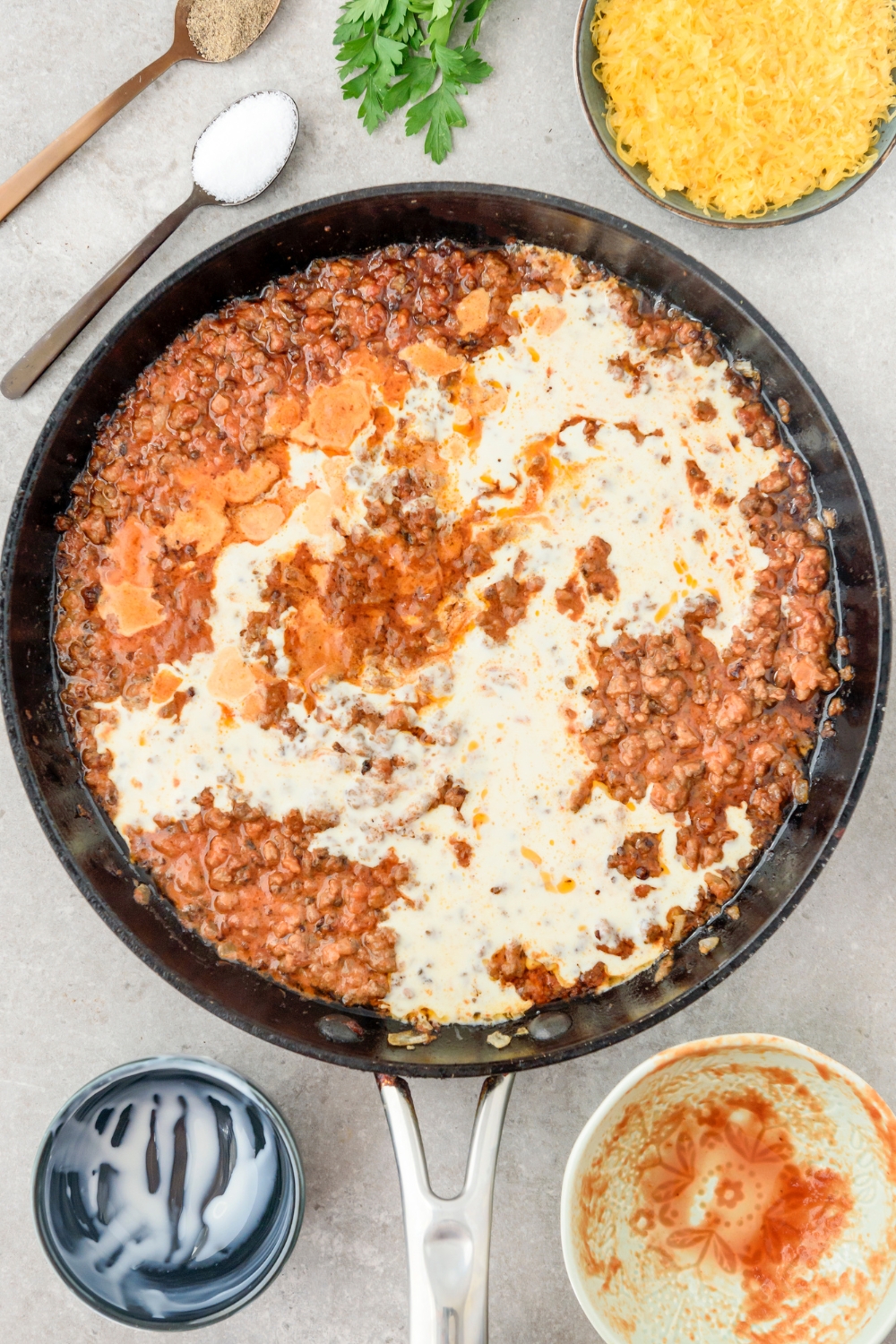 Ground hamburger mixed with cream, tomato sauce, and spices.
