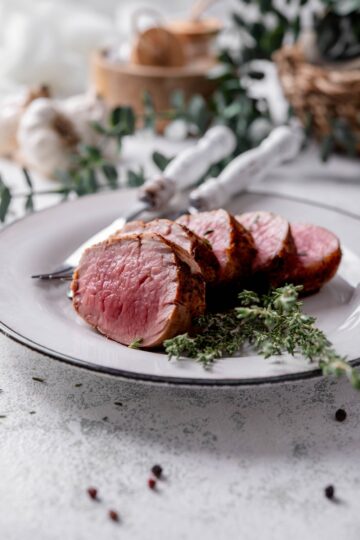 Pan Seared Venison Tenderloin Recipe With Garlic Herb Butter