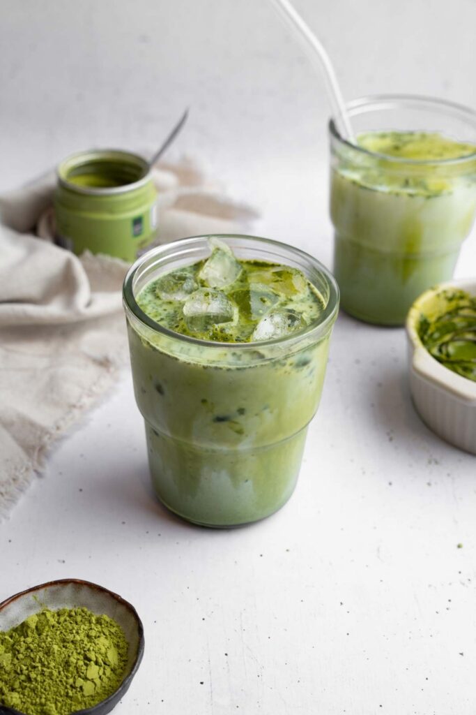 iced-matcha-latte-recipe-quick-and-easy