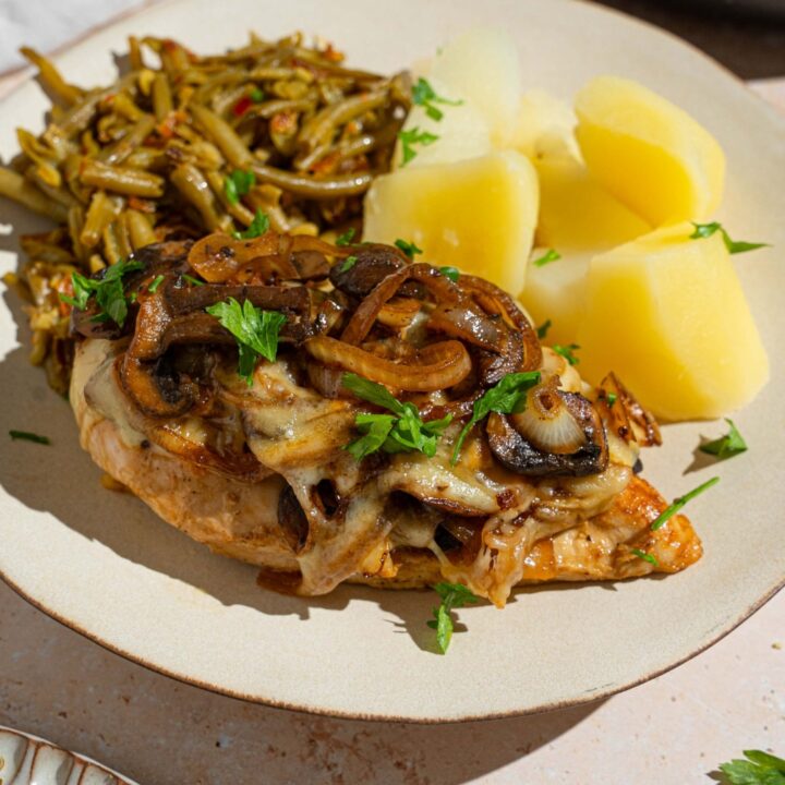 Copycat Texas Roadhouse Smothered Chicken Recipe