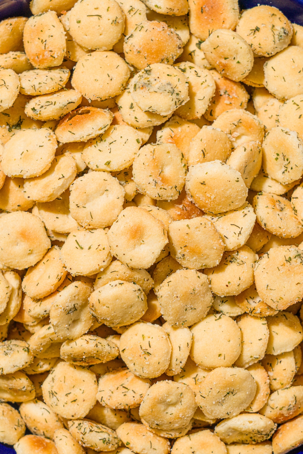A close up of baked ranch oyster crackers.